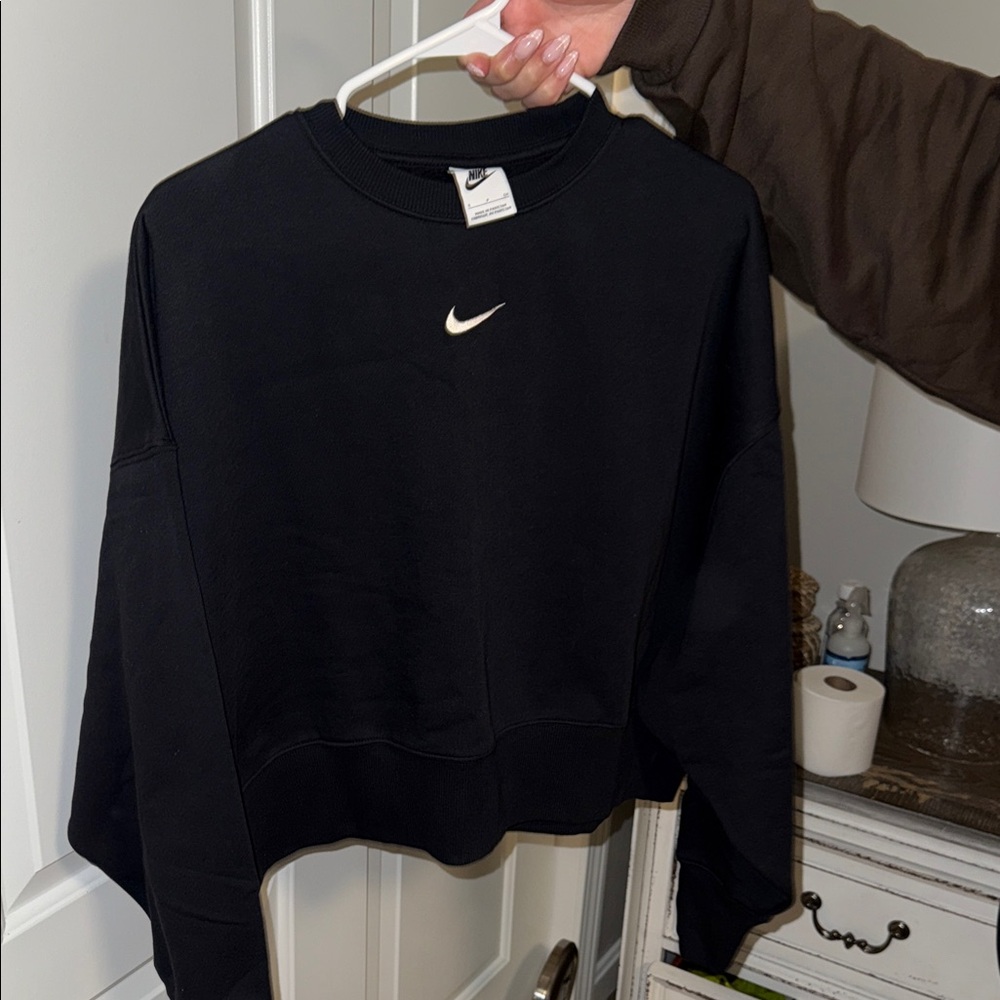 Nike Men's Black Crewneck Sweater